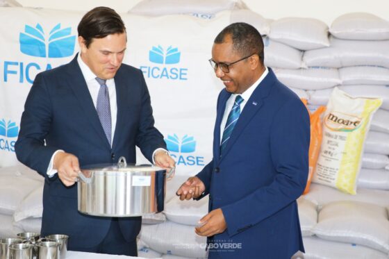 FICASE recebe doação do Governo do Luxemburgo em equipamentos e utensílios para as Cantinas Escolares em cerca de 73 mil contos