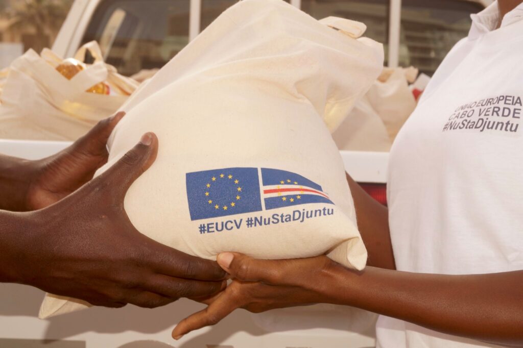 Entrega de Cestas Básicas marca o Dia da Europa em Cabo Verde
